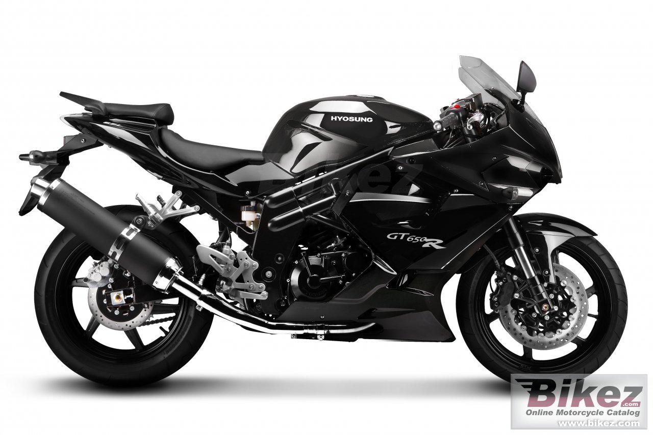 Big Hyosung gt650r picture and wallpaper from Bikez.com